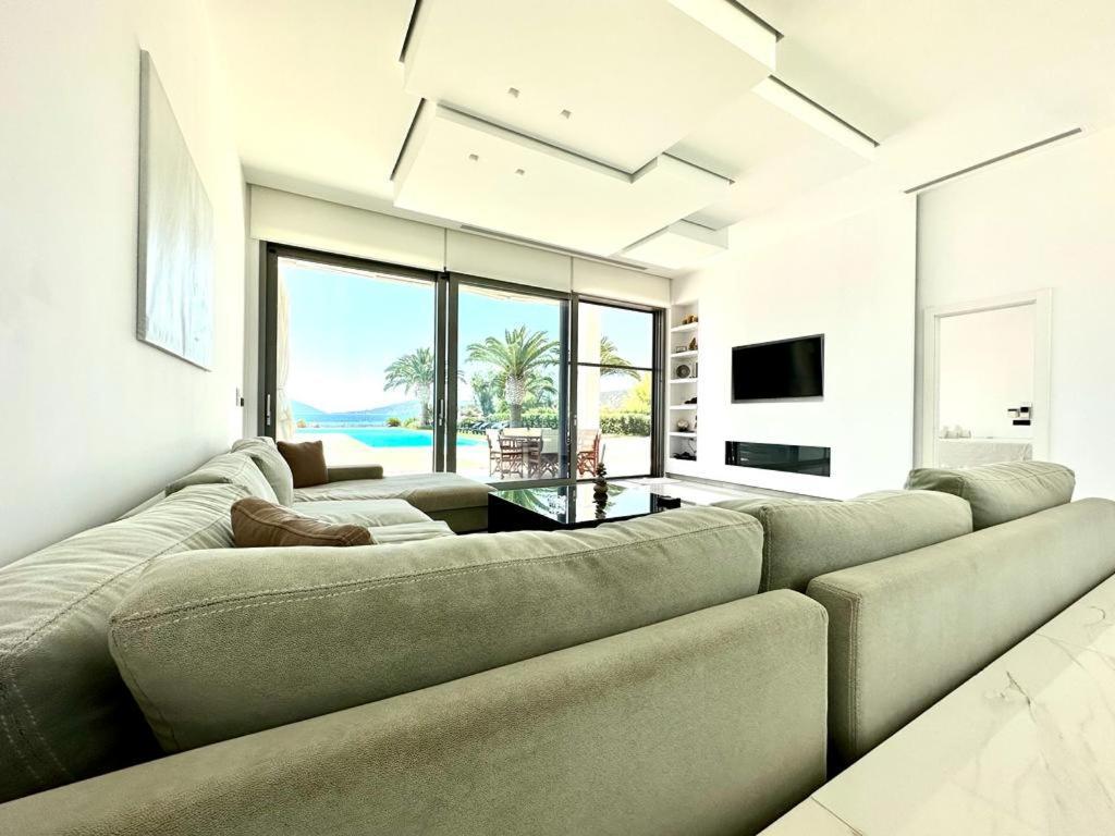 Leblanc Luxurious Beachfront Villa, Gcollectiongr エルミオニ エクステリア 写真