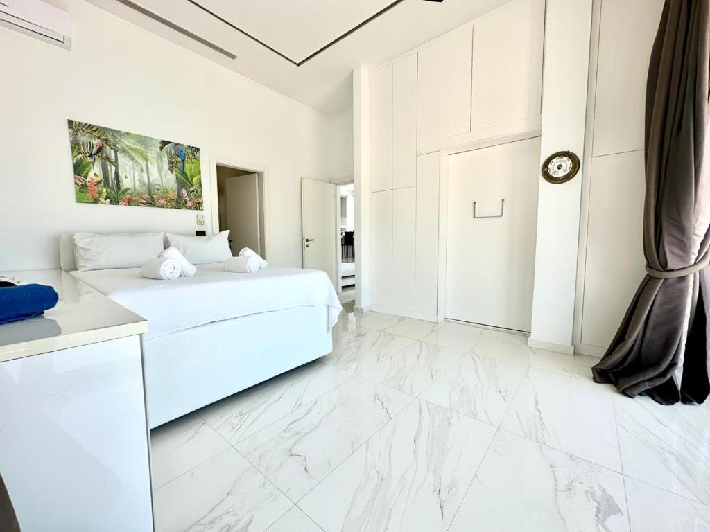 Leblanc Luxurious Beachfront Villa, Gcollectiongr エルミオニ エクステリア 写真