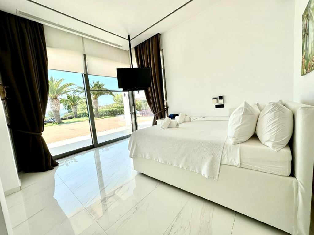 Leblanc Luxurious Beachfront Villa, Gcollectiongr エルミオニ エクステリア 写真