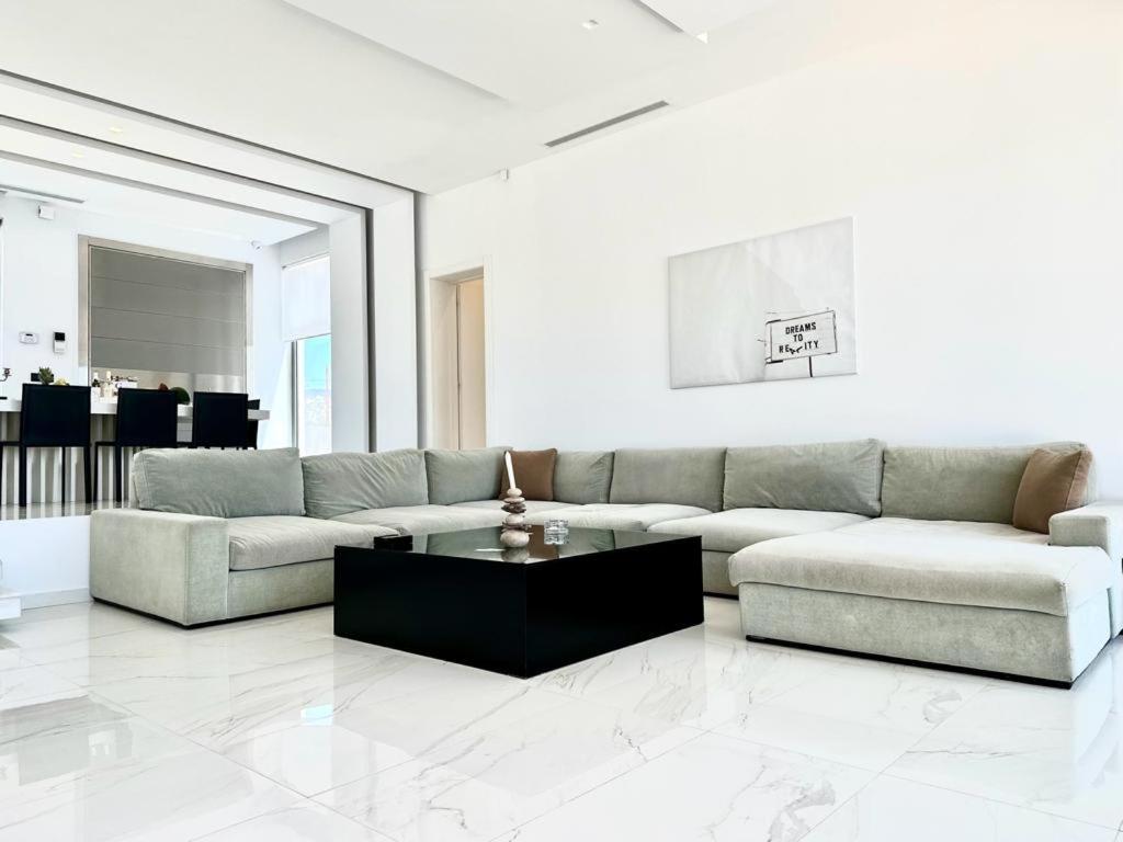 Leblanc Luxurious Beachfront Villa, Gcollectiongr エルミオニ エクステリア 写真